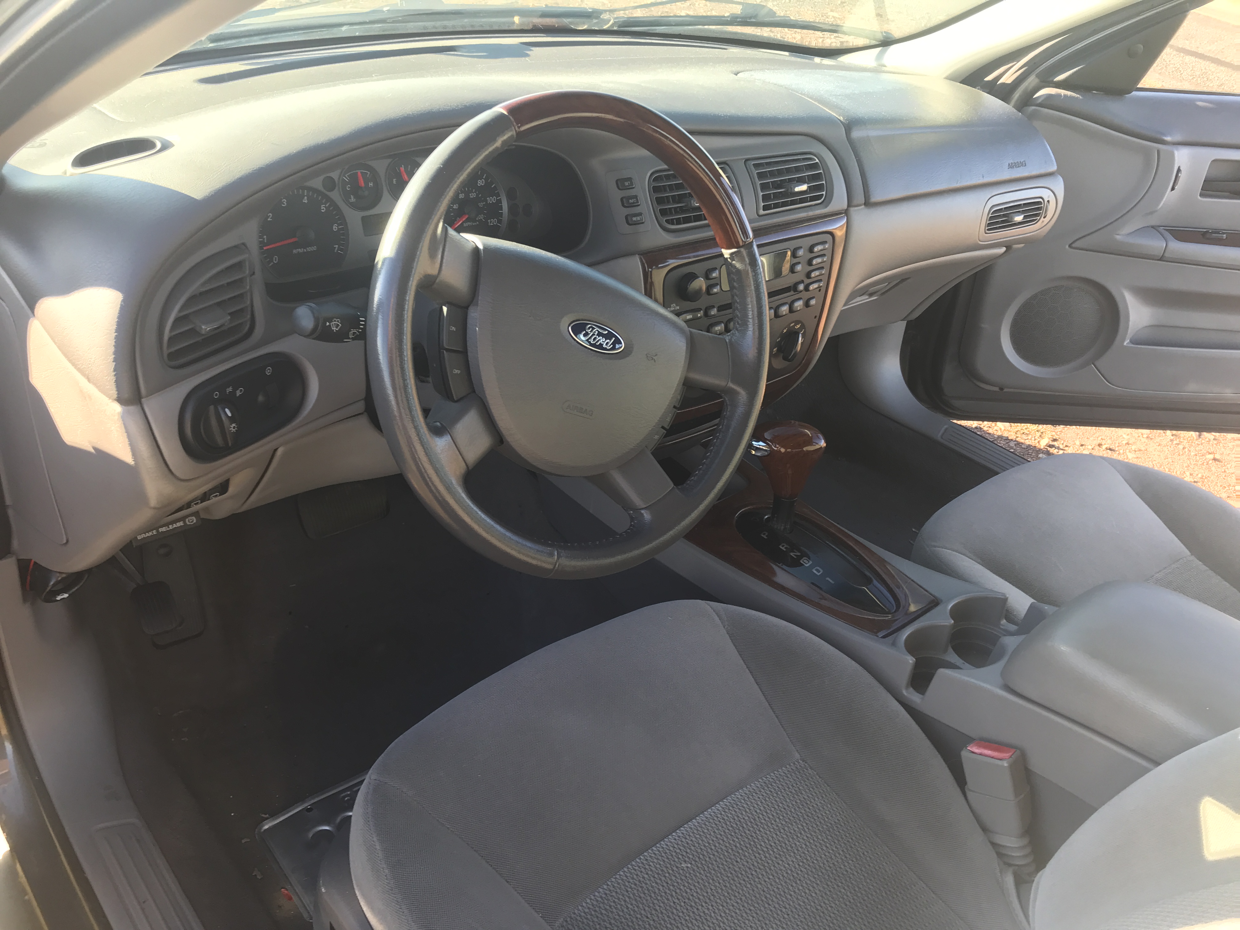 2005 Ford Taurus S Comfort Wagon — photo 51