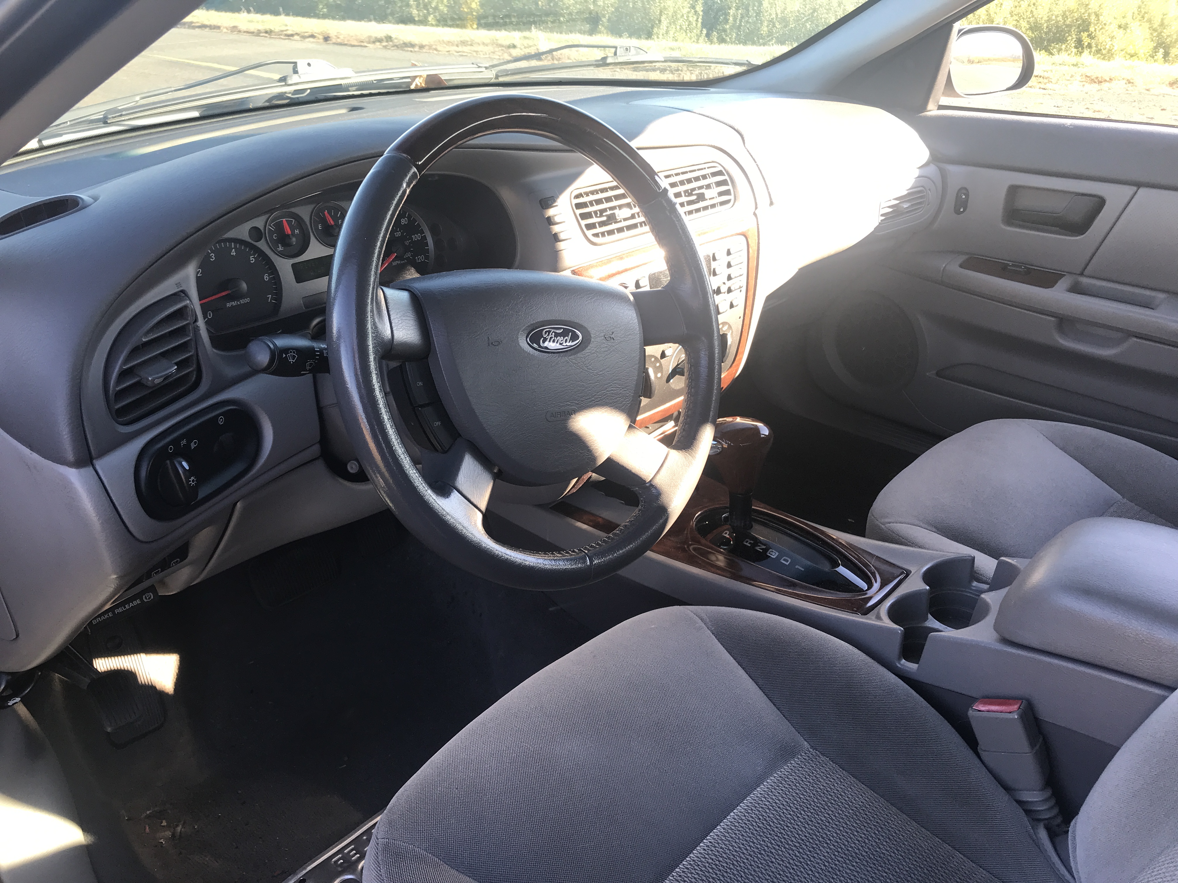 2005 Ford Taurus S Comfort Wagon — photo 137