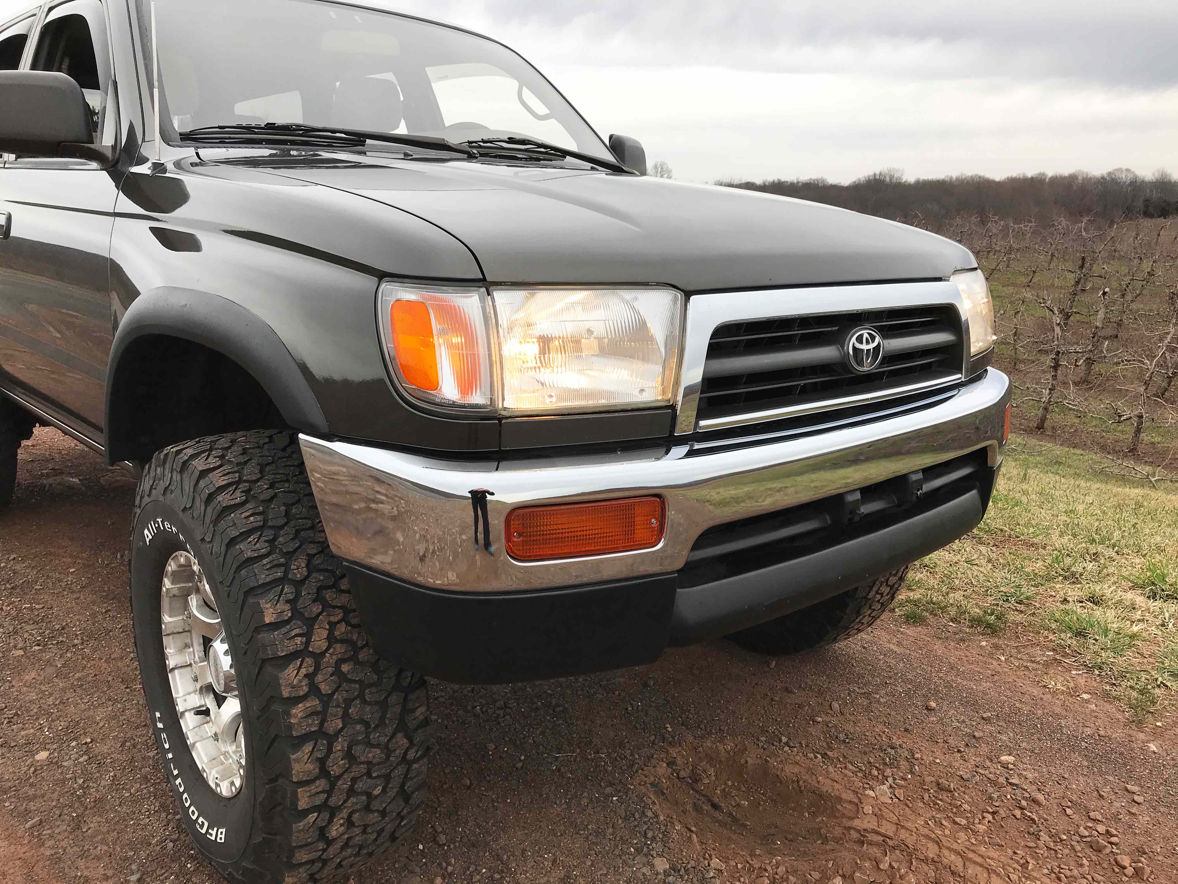 1998 Toyota 4Runner SR5 5 Speed 4x4 3.4L V6 Third Generation - The Holy Grail Third Gen : 3rd Gen with RECON: New Frame, Brakes Throughout, New Radiator, New A/C Condenser, New Steering Rack-Power Steering Hoses, New Sway Bar Links, New Cam Plugs, New Cat to back Exhaust System, New Cluch and Clutch Assembly, New Rear Manifold Seal, New Timing Belt and Waterpump, New Valve Cover Gaskets, New Belts, New Gas Tank, New 3" Bilstein Lift Kit, New Toytech Rear BOSS Shocks, 4 New 285-75-16 BF Goodrich All Terrain Tires, New MB Wheels, New Upgraded JVC Digital Media and Sound system — photo 8