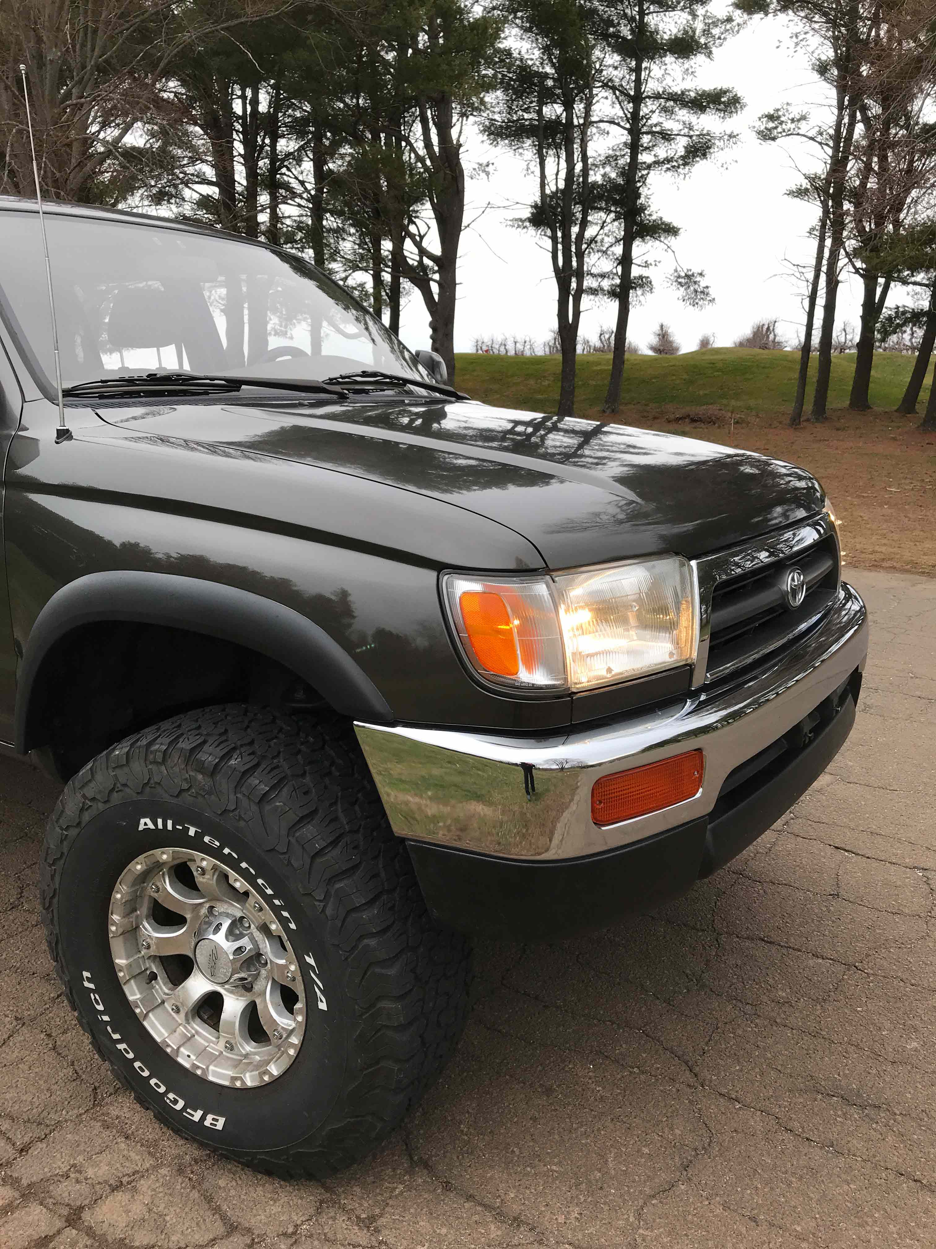 1998 Toyota 4Runner SR5 5 Speed 4x4 3.4L V6 Third Generation - The Holy Grail Third Gen : 3rd Gen with RECON: New Frame, Brakes Throughout, New Radiator, New A/C Condenser, New Steering Rack-Power Steering Hoses, New Sway Bar Links, New Cam Plugs, New Cat to back Exhaust System, New Cluch and Clutch Assembly, New Rear Manifold Seal, New Timing Belt and Waterpump, New Valve Cover Gaskets, New Belts, New Gas Tank, New 3" Bilstein Lift Kit, New Toytech Rear BOSS Shocks, 4 New 285-75-16 BF Goodrich All Terrain Tires, New MB Wheels, New Upgraded JVC Digital Media and Sound system — photo 10