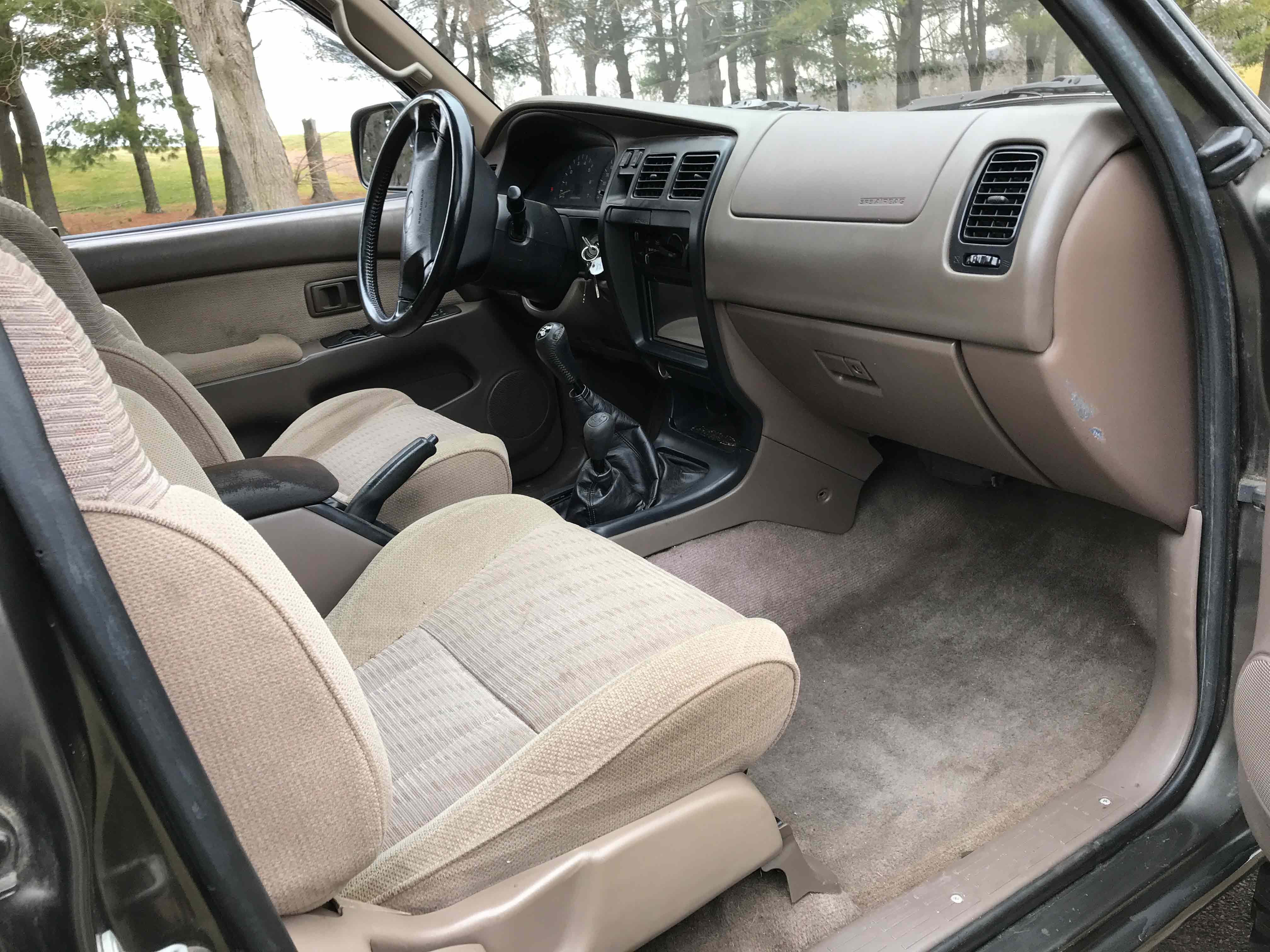 1998 Toyota 4Runner SR5 5 Speed 4x4 3.4L V6 Third Generation - The Holy Grail Third Gen : 3rd Gen with RECON: New Frame, Brakes Throughout, New Radiator, New A/C Condenser, New Steering Rack-Power Steering Hoses, New Sway Bar Links, New Cam Plugs, New Cat to back Exhaust System, New Cluch and Clutch Assembly, New Rear Manifold Seal, New Timing Belt and Waterpump, New Valve Cover Gaskets, New Belts, New Gas Tank, New 3" Bilstein Lift Kit, New Toytech Rear BOSS Shocks, 4 New 285-75-16 BF Goodrich All Terrain Tires, New MB Wheels, New Upgraded JVC Digital Media and Sound system — photo 18