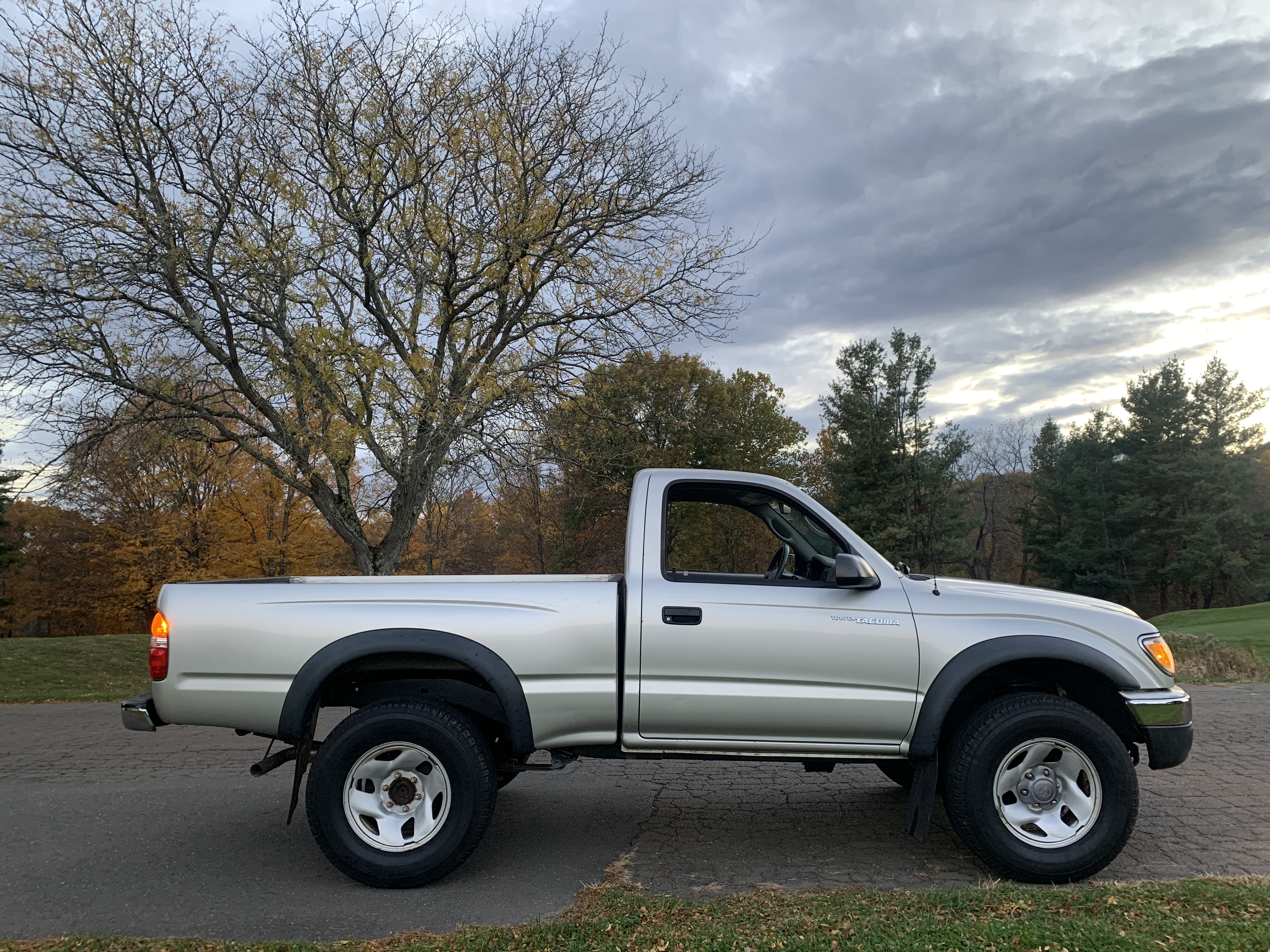 2004 Toyota Tacoma SR5 4x4 Pickup — photo 89