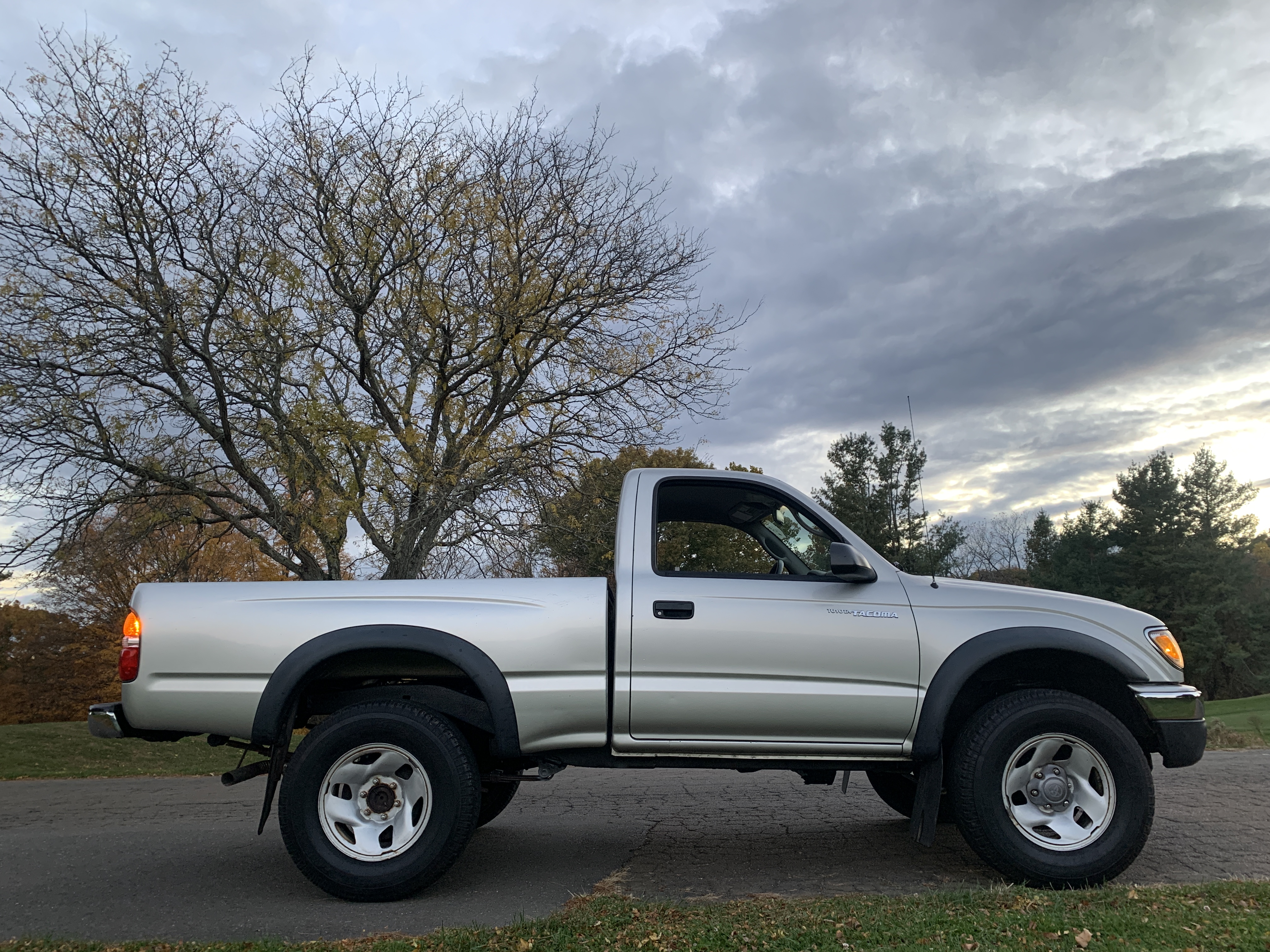 2004 Toyota Tacoma SR5 4x4 Pickup — photo 90