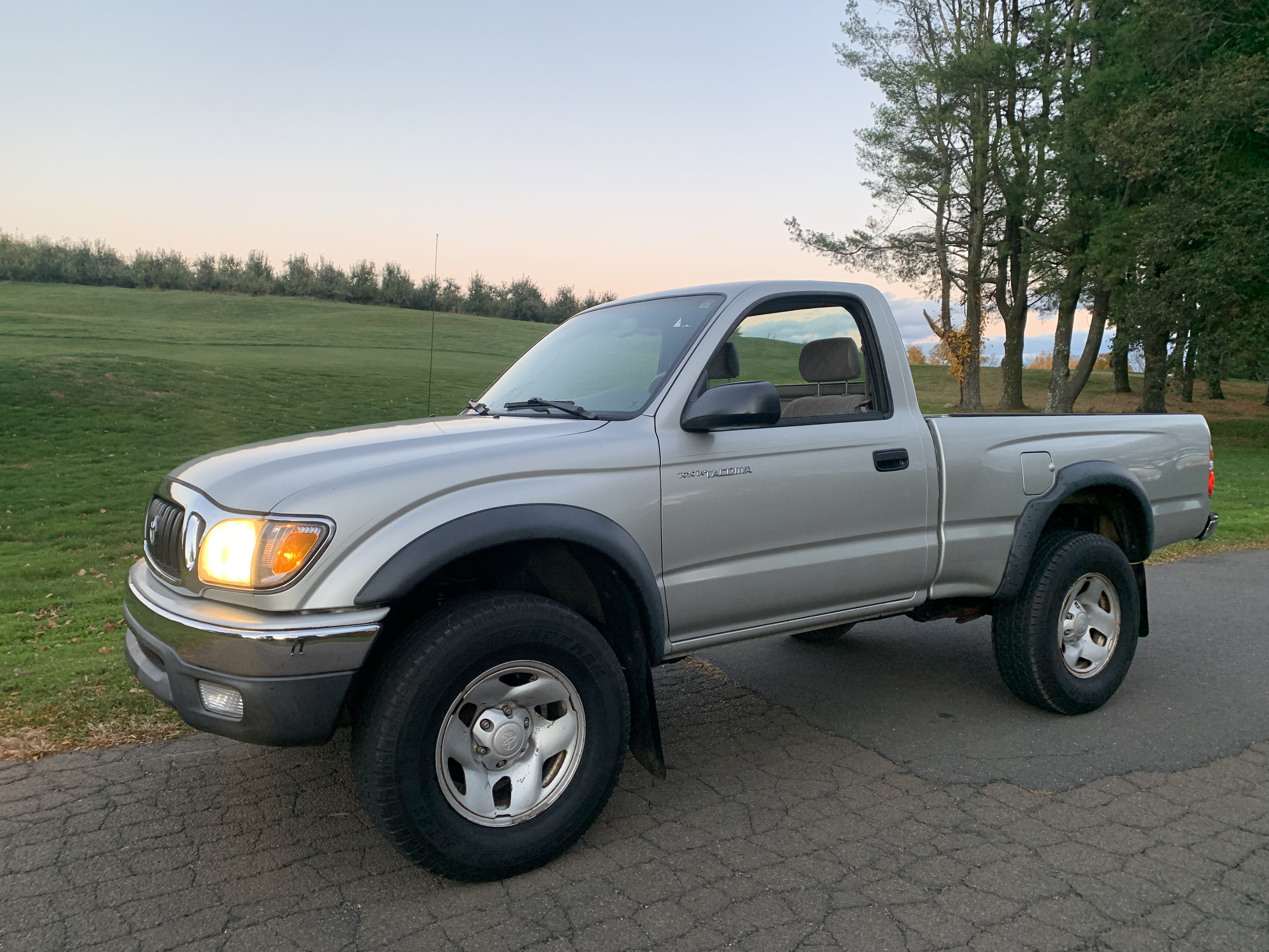 2004 Toyota Tacoma SR5 4x4 Pickup — photo 92